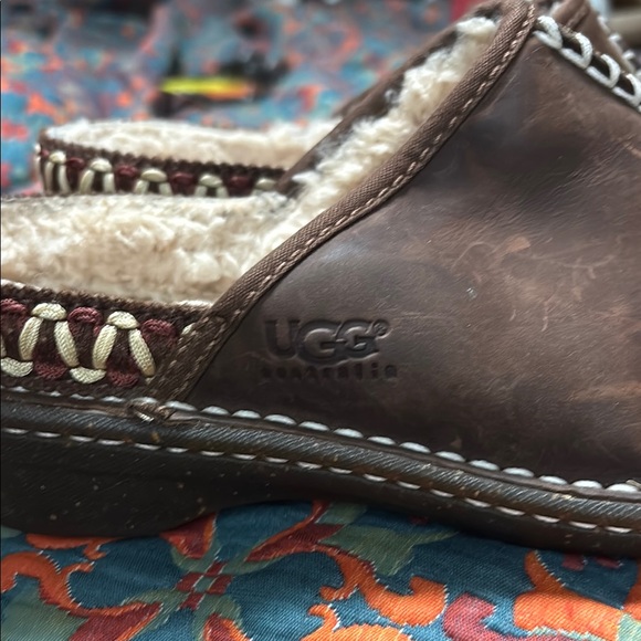 UGG Kohala ~ Leather & Shearling Women's Slip-On Shoes size 9 EUC - Picture 6 of 7